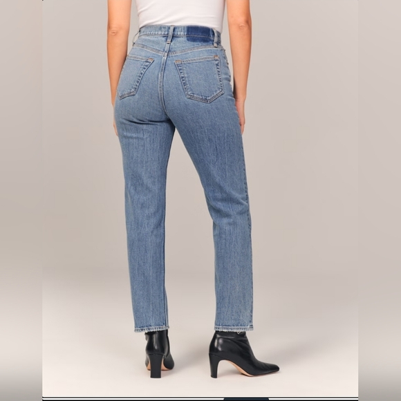 Curve Love Ultra High Rise 90s Straight Jean - Picture 5 of 10